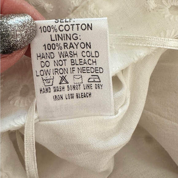 New ELEGANT WHITE LACE JUMPSUIT CUT OUT WITH BAND SLEEVE DETAILED - Picture 11 of 11